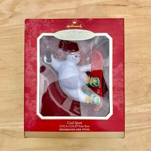 HALLMARK Keepsake Ornament Cool Sport 'Coca-Cola Polar Bear 2001 Christmas